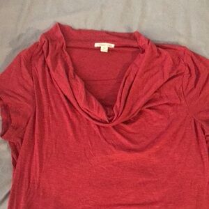 Cold water creek short sleeve top with drop neck. Rust color